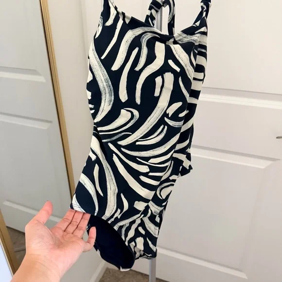 Hurley Women's One-Piece UPF 50+ Stretch Swimsuit, Blue White Medium - Picture 3 of 9